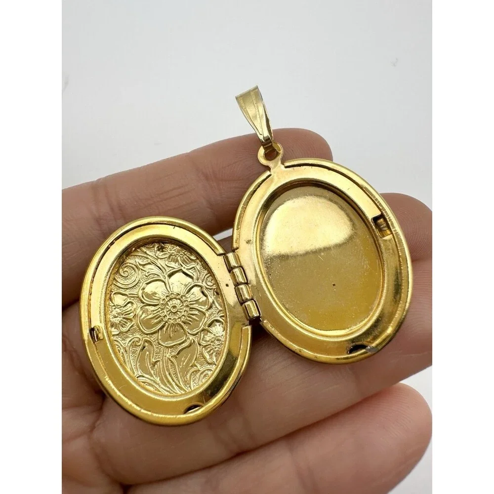 18K Gold Plated Flower Oval Locket Pendant